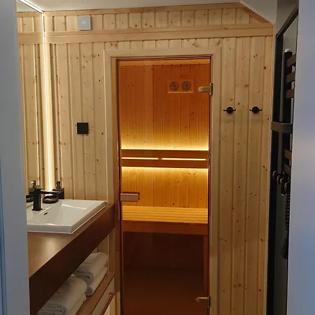 Black Hill Ginger Z Sauna